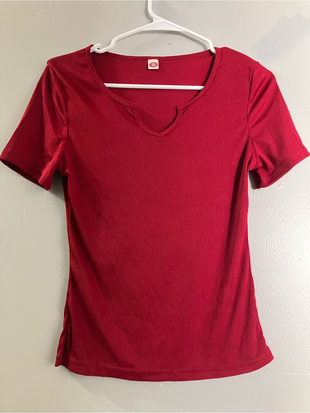 Amazon Red Ribbed Short Sleeve Top with Notch Neck